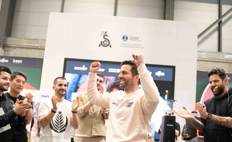 El vigués Marcos González, barista de Delikia, revalida su título y gana el Campeonato Nacional de Baristas 2025