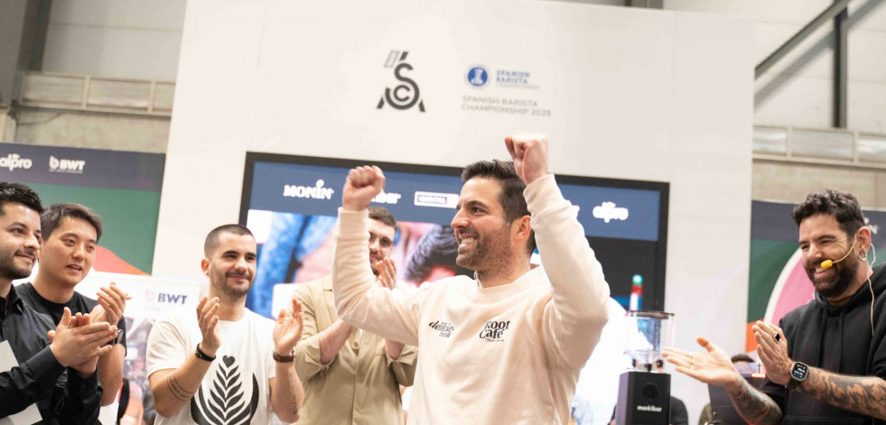 El vigués Marcos González, barista de Delikia, revalida su título y gana el Campeonato Nacional de Baristas 2025