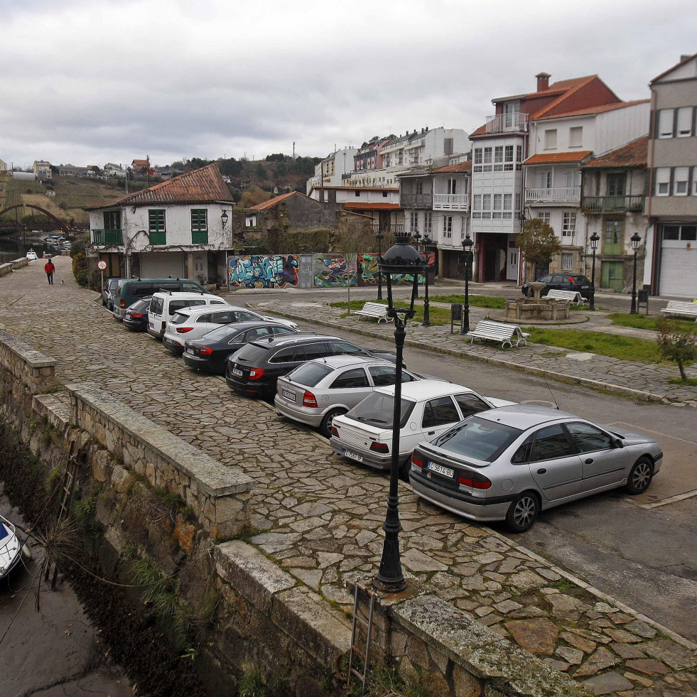 Una espectacular persecución por el centro de Betanzos tras un robo termina con cuatro jóvenes identificados