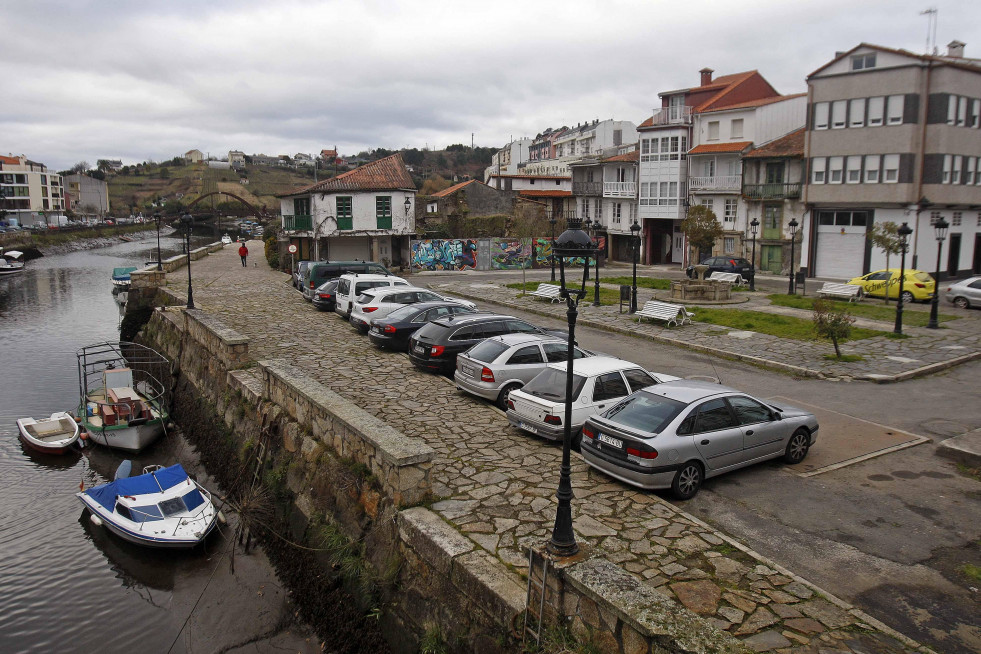 Vista de la plaza de Enrique IV de Betanzos @ Quintana