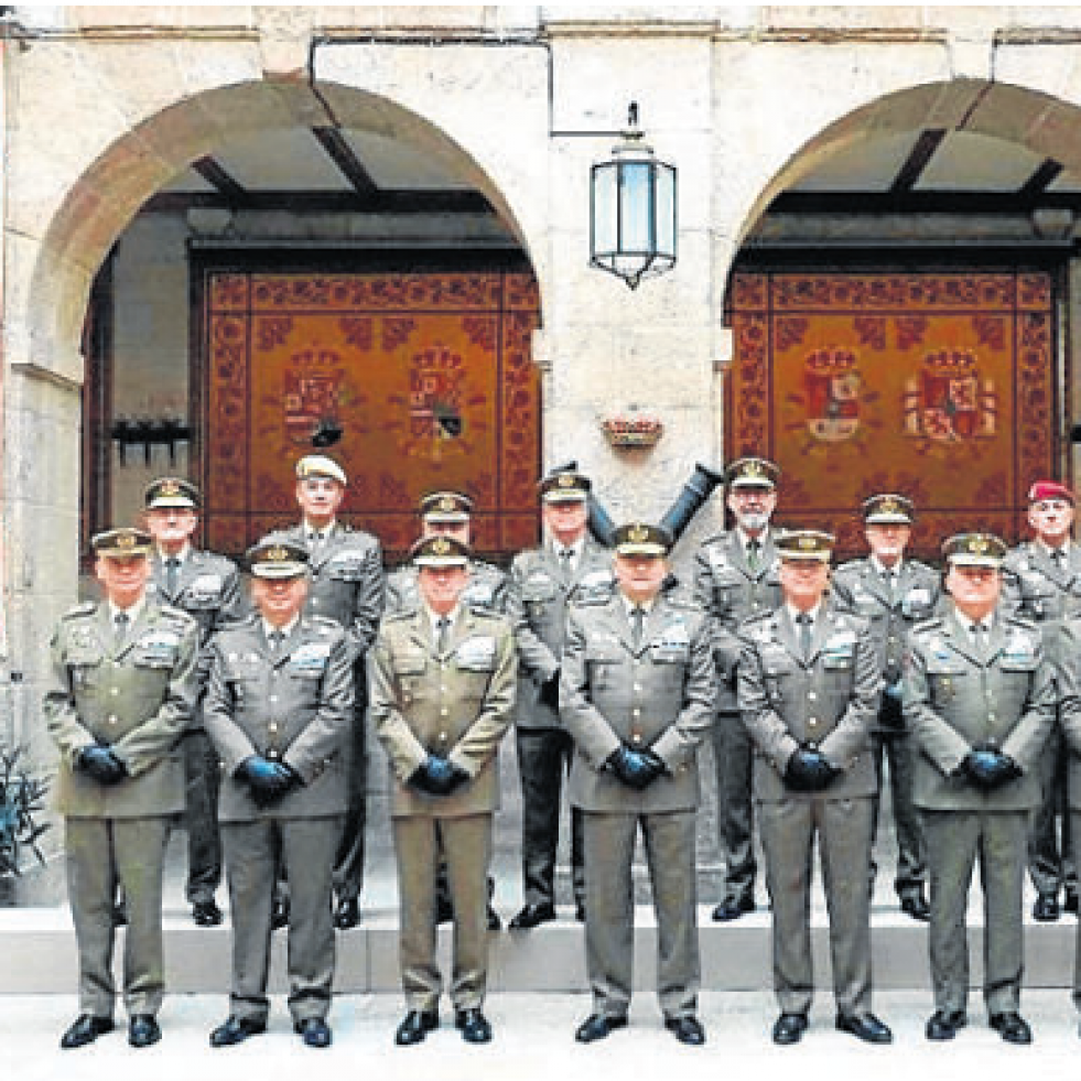 El Palacio de Capitanía General de A Coruña acogió la reunión del Consejo Superior del Ejército