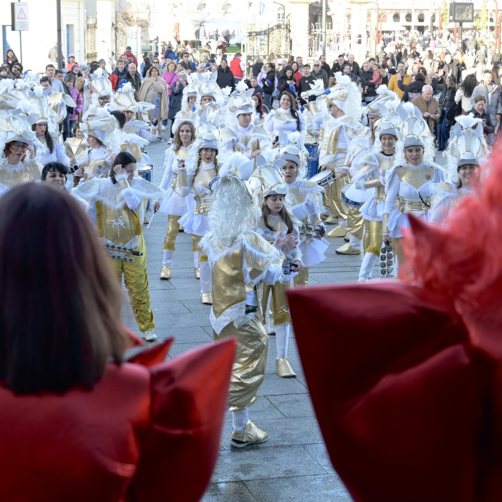 Un Koruñódromo lleno de lentejuelas y samba para celebrar el Carnaval de A Coruña