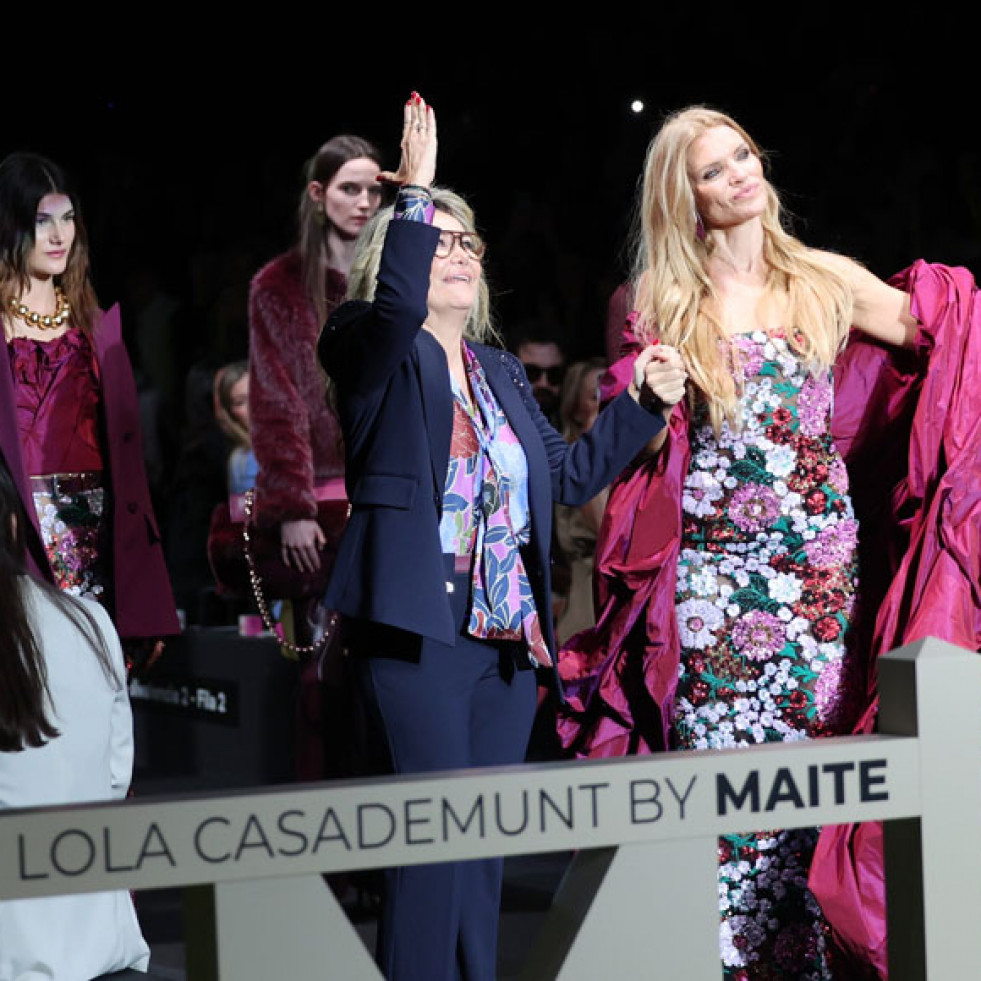 Esther Cañadas y la hija de John Travolta, protagonistas del desfile de Lola Casademunt