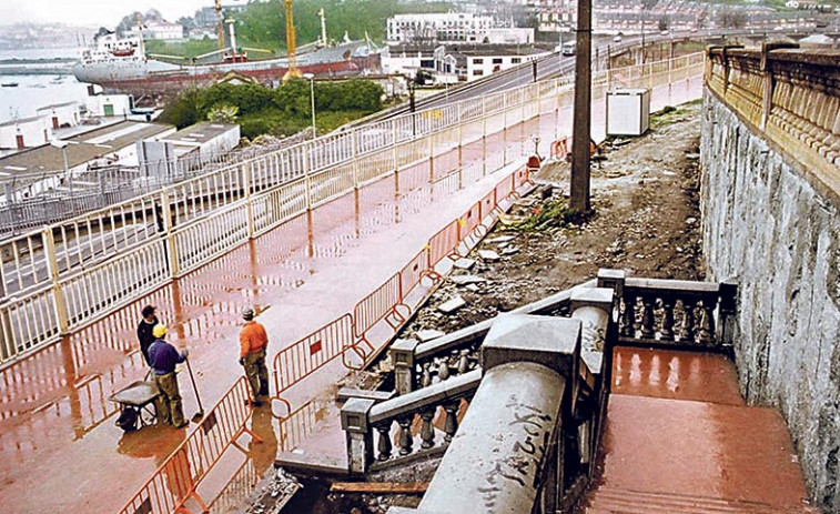 Hace 25 años | Empieza la última fase de las obras de construcción del paseo de Casablanca