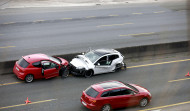 Un aparatoso accidente colapsa la entrada a A Coruña