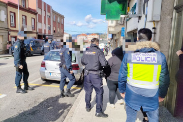 Operativo de la Policía en el barrio de Teis