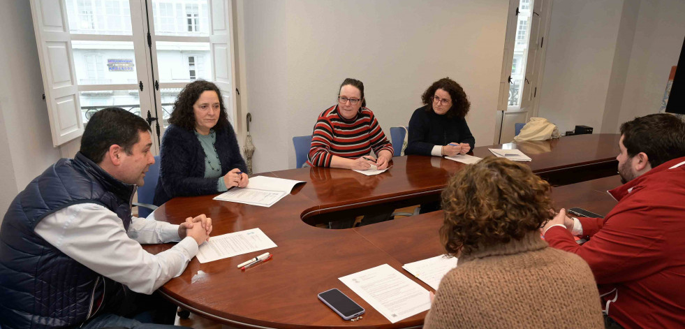 Do Campo escucha las demandas de Acebe CCA durante la Mesa del Comercio Local de Betanzos