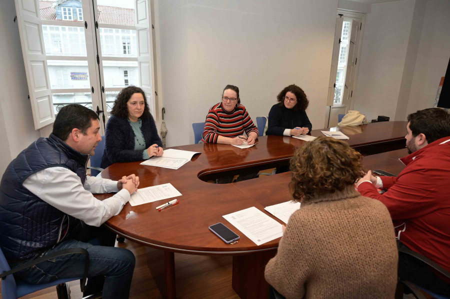 Do Campo escucha las demandas de Acebe CCA durante la Mesa del Comercio Local de Betanzos