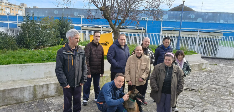 El alumnado de A Escada descubre las habilidades de los perros