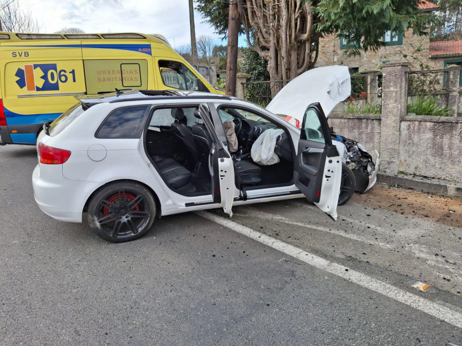 Tres heridos en un accidente en Sada