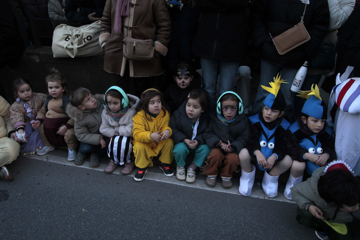 Desfile de comparsas 2025 en A Coruna (58)