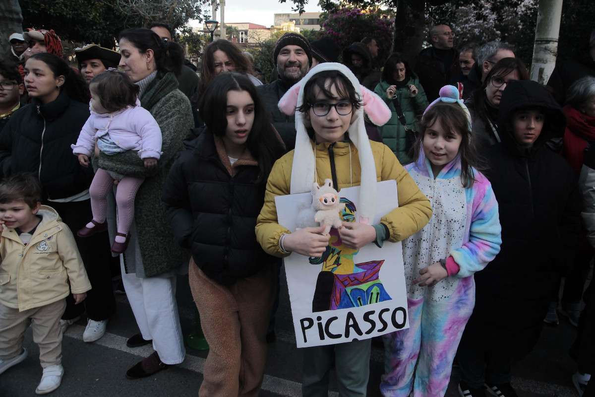 Desfile de comparsas 2025 en A Coruna (54)