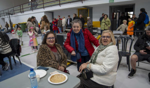 Las filloas vuelven a endulzar el Carnaval en Sada