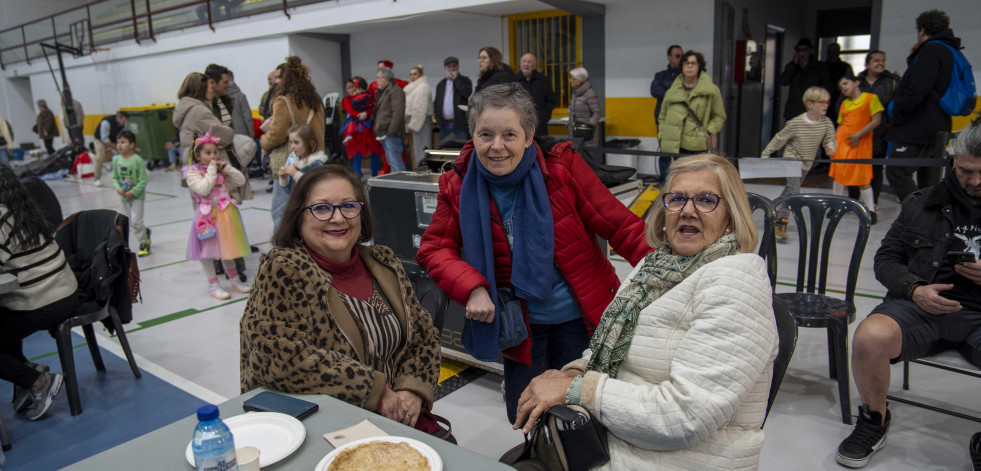 Las filloas vuelven a endulzar el Carnaval en Sada