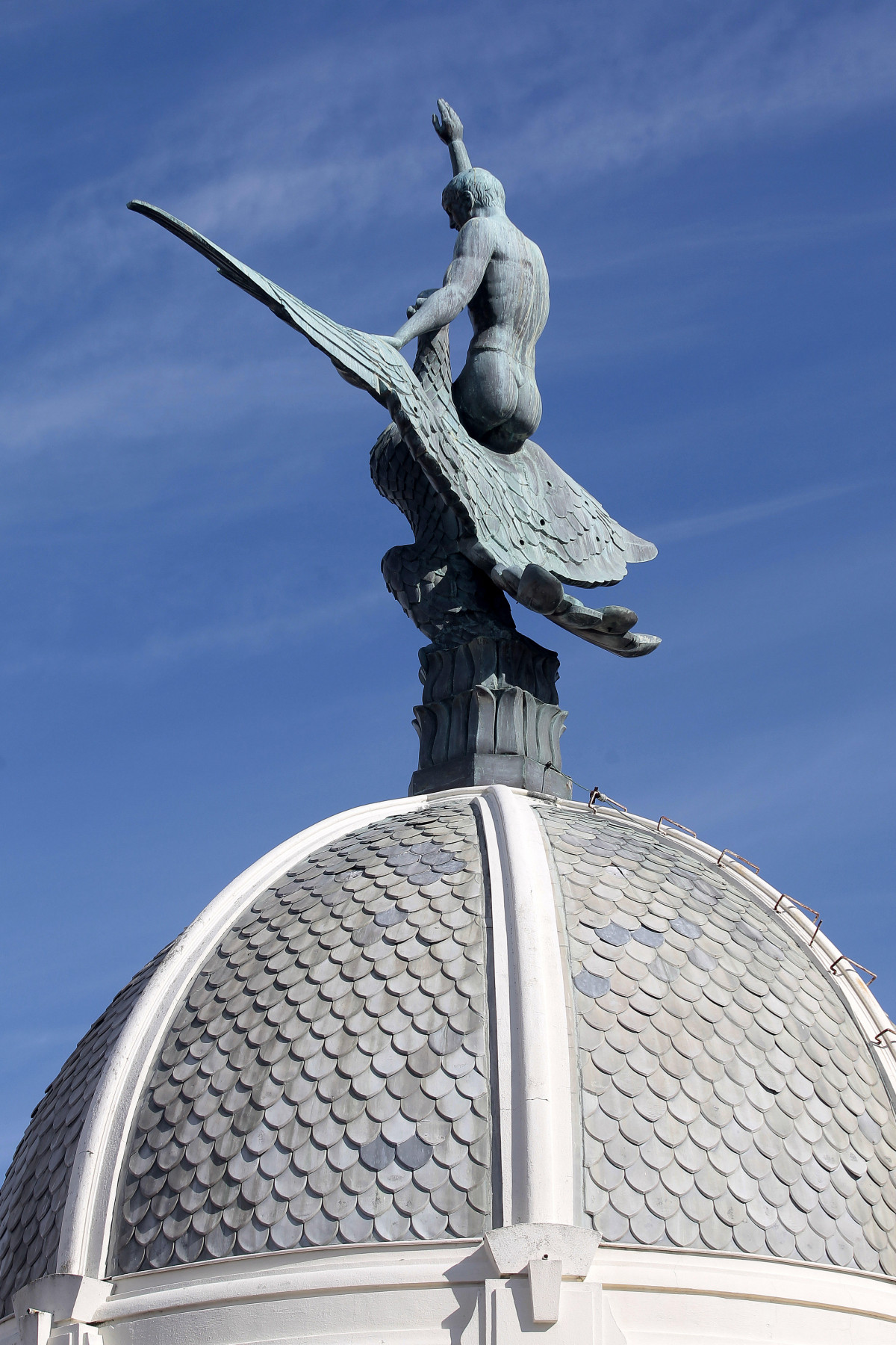 Escultura la Union y el Fenix plaza de Mina