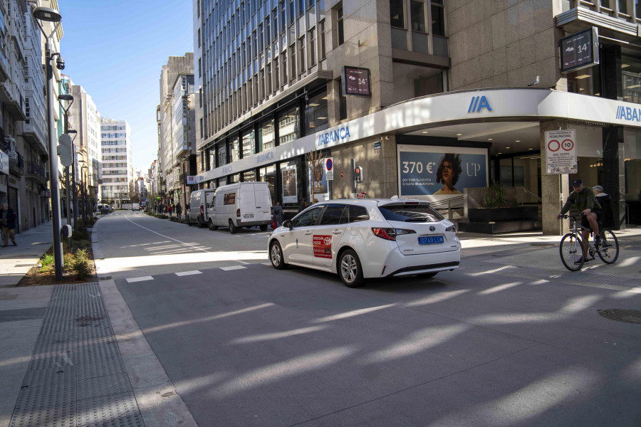 Los taxistas de A Coruña circulan más seguros por San Andrés: “Antes pasabas por aquí con preocupación”