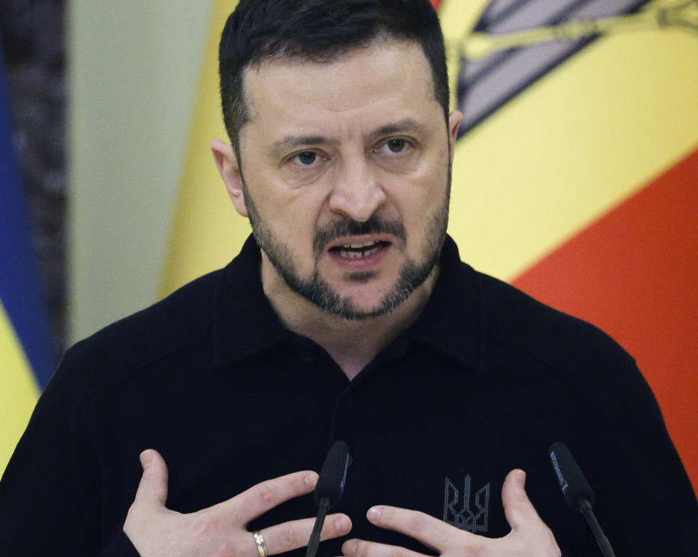 Kyiv (Ukraine), 25/01/2025.- Ukraine's President Volodymyr Zelensky speaks during a press conference with his Moldovan counterpart following their meeting in Kyiv, Ukraine, 25 January 2025. Maia Sandu