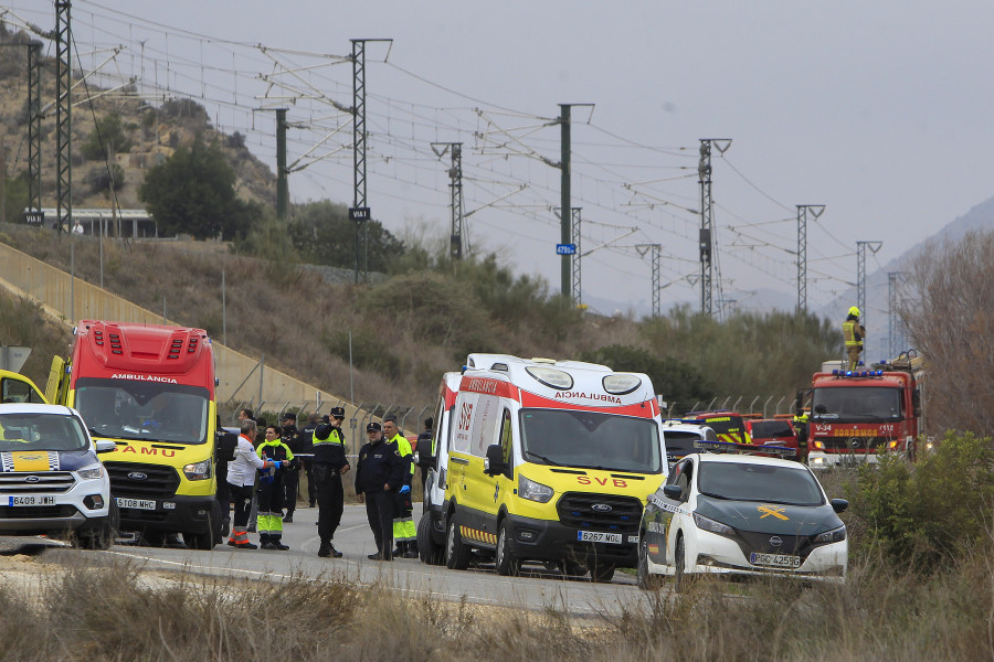 Un desaparecido y cuatro heridos por una explosión en una pirotecnia en Alicante