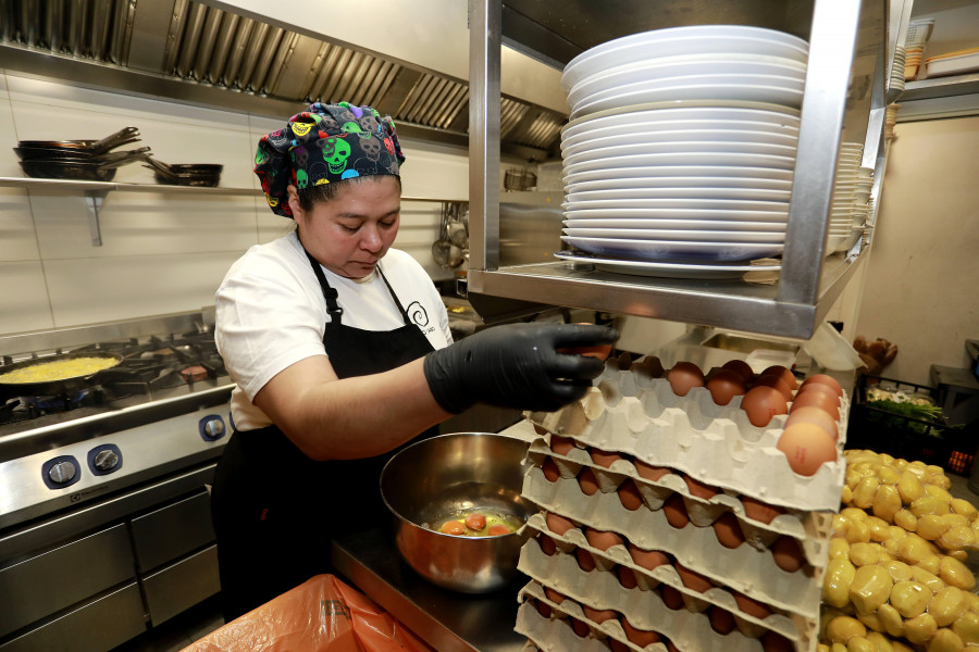 Así se cocina en A Coruña la mejor tortilla de España