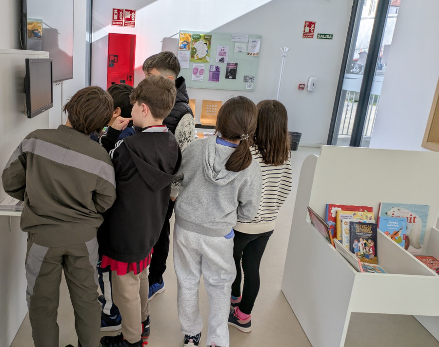 Cambre promueve el acercamiento a la Red de Bibliotecas Municipales