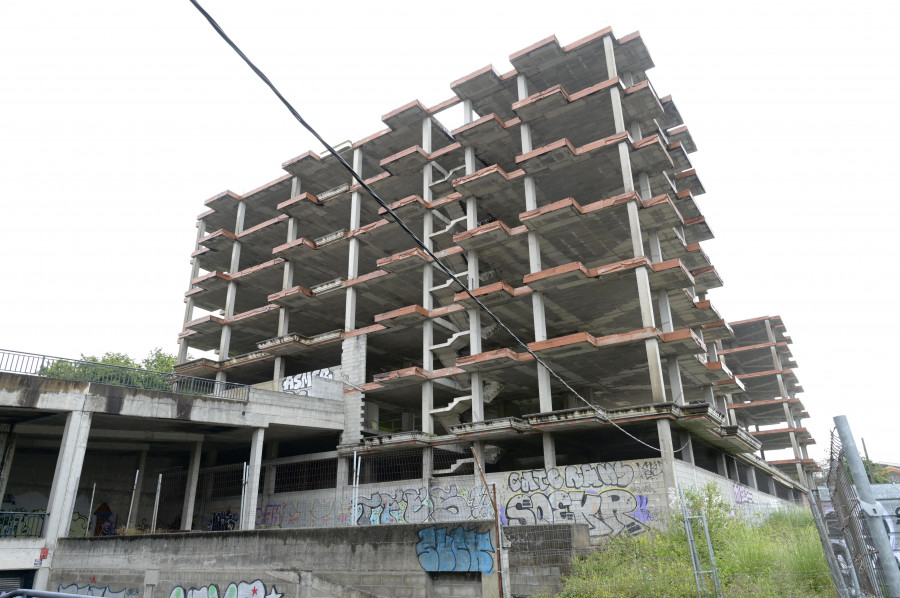 Unos grafiteros hallan un cadáver descompuesto en A Coruña