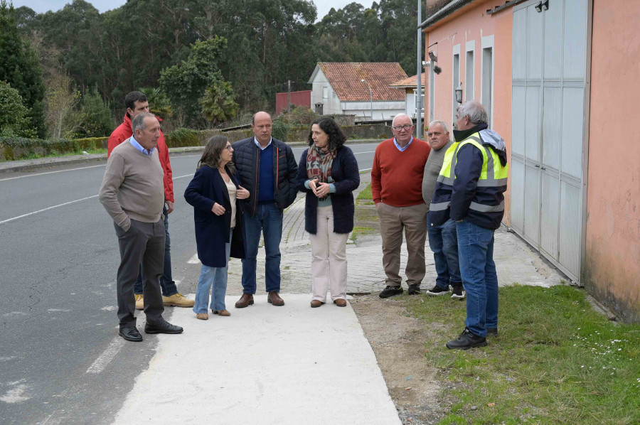 Belén do Campo visita la reforma de la senda peatonal en la Feira do Tres de Vilarmaior