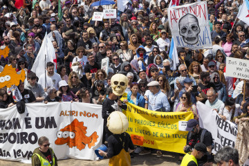 Manifestación contra la macrocelulosa proyectada por Altri