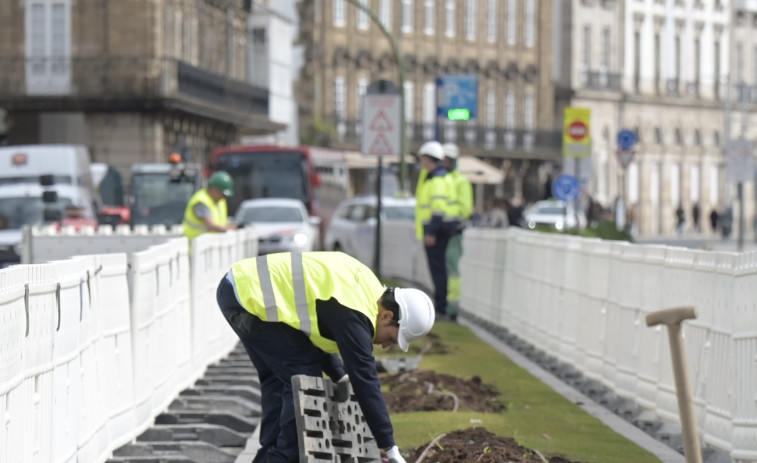 Siguen las obras en los Cantones: Empieza la mejora de las tuberías entre la Subdelegación y la Casa Paredes