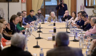 ¿Quiénes han acudido a la reunión entre el Ayuntamiento de A Coruña, los hosteleros y los vecinos?