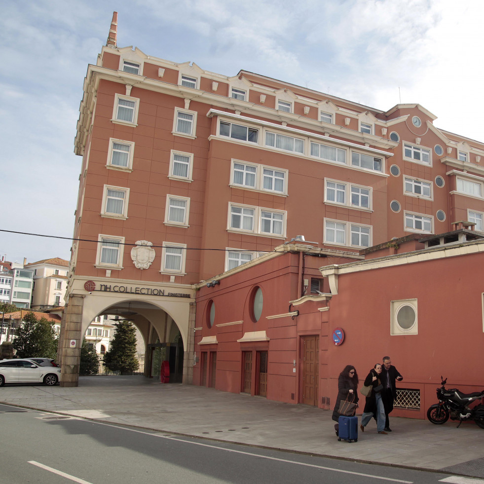 Inquietud en el sector hotelero de A Coruña por el cierre temporal de Lavacolla