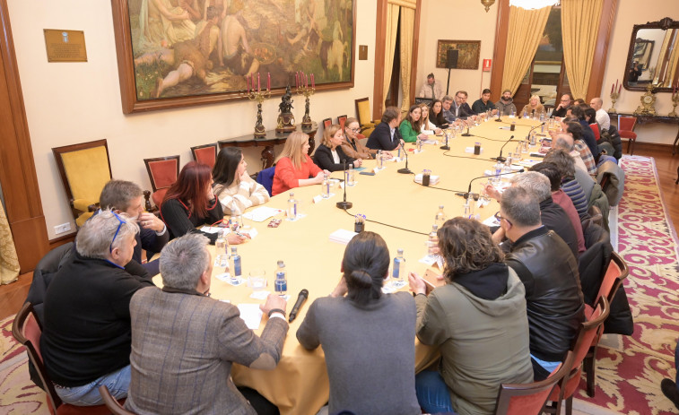 Las conclusiones de la primera mesa de negociación entre Ayuntamiento de A Coruña, hosteleros y vecinos