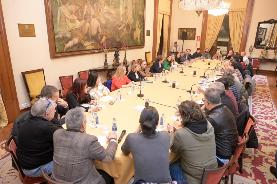 Las conclusiones de la primera mesa de negociación entre Ayuntamiento de A Coruña, hosteleros y vecinos