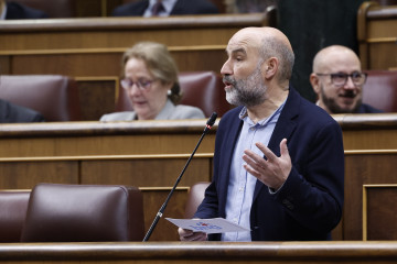 El diputado del BNG Néstor Rego, durante su intervención en la sesión de control al Ejecutivo que tiene lugar este miércoles en el Congreso