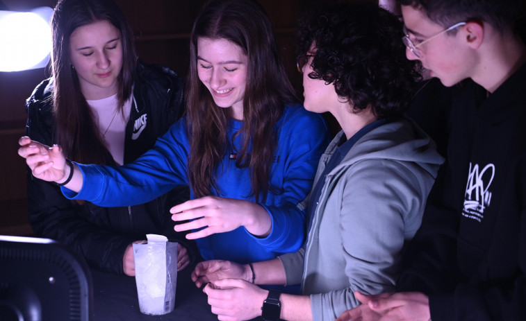 Los estudiantes gallegos aprenden a congelar el tiempo en la Fundación MOP