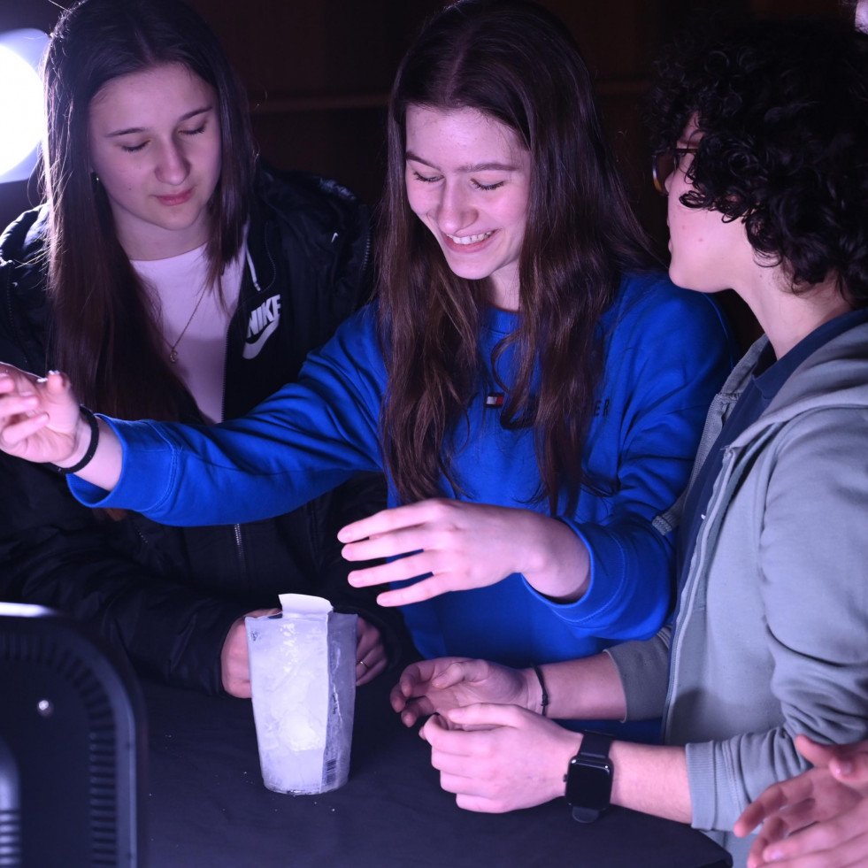 Los estudiantes gallegos aprenden a congelar el tiempo en la Fundación MOP